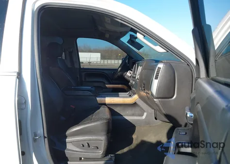 2015 Chevrolet Silverado 1500 1Lz z USA, uszkodzony, nr VIN 3GCPCSEC6FG297106